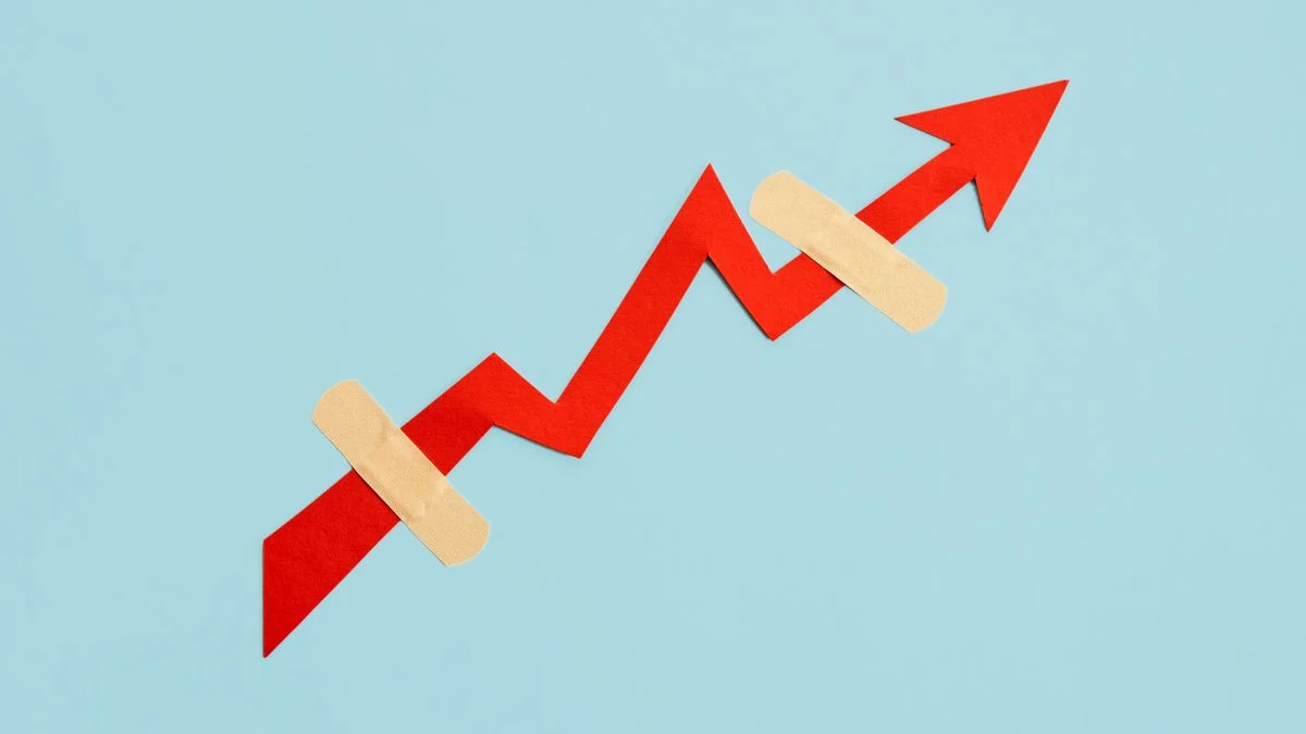 Economic Forecasts: Global and Local Dynamics